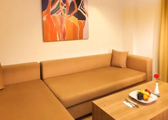 Dream Family Club Side