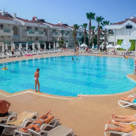 Hotel Dream Family Club Side