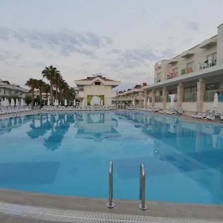 Dream Family Club Hotell 5*