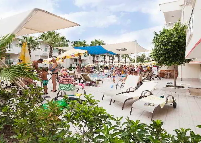 Dream Family Club Side